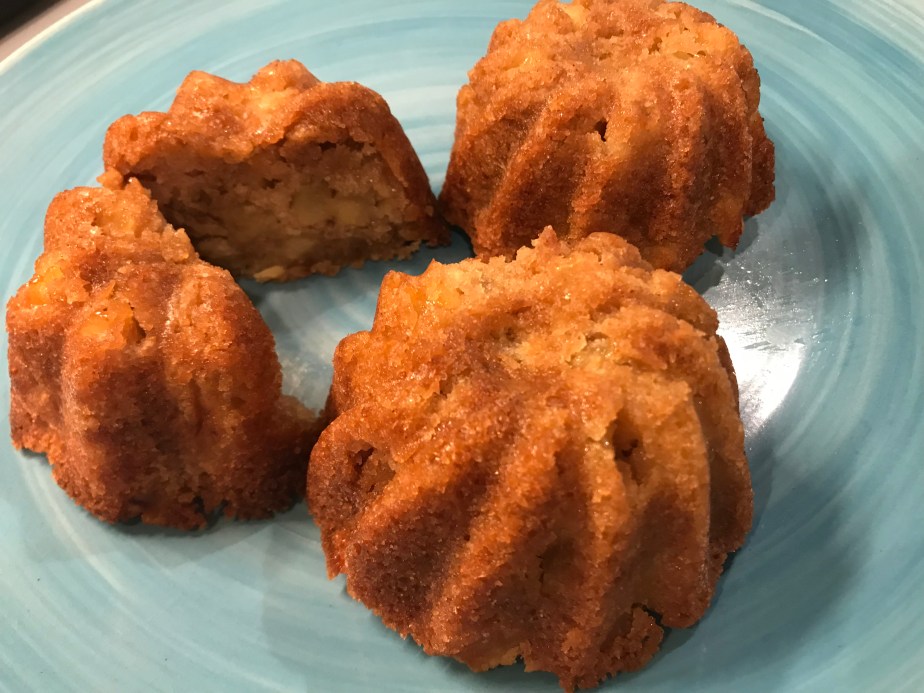 Apple cakes