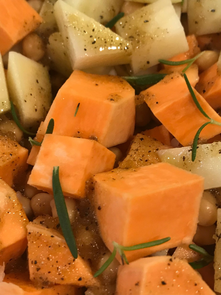 Rosemary roasted potatoes and&nbsp;chickpeas