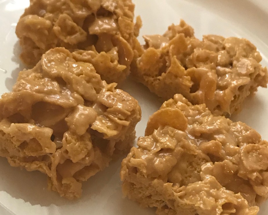 Peanut butter corn flake&nbsp;treats