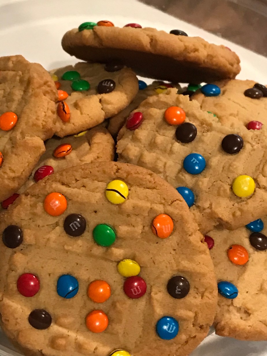 Peanut butter cookies with chocolate&nbsp;candies