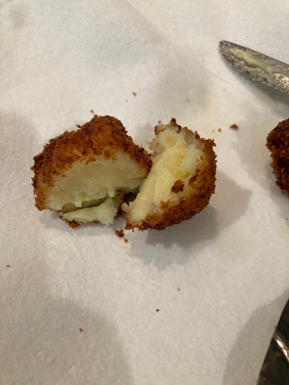 Leftover mashed potato&nbsp;balls